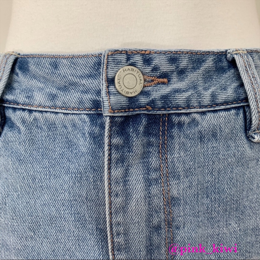Habitual Willa Distressed Cutoff Denim Skirt Size: 28 - Picture 3 of 11